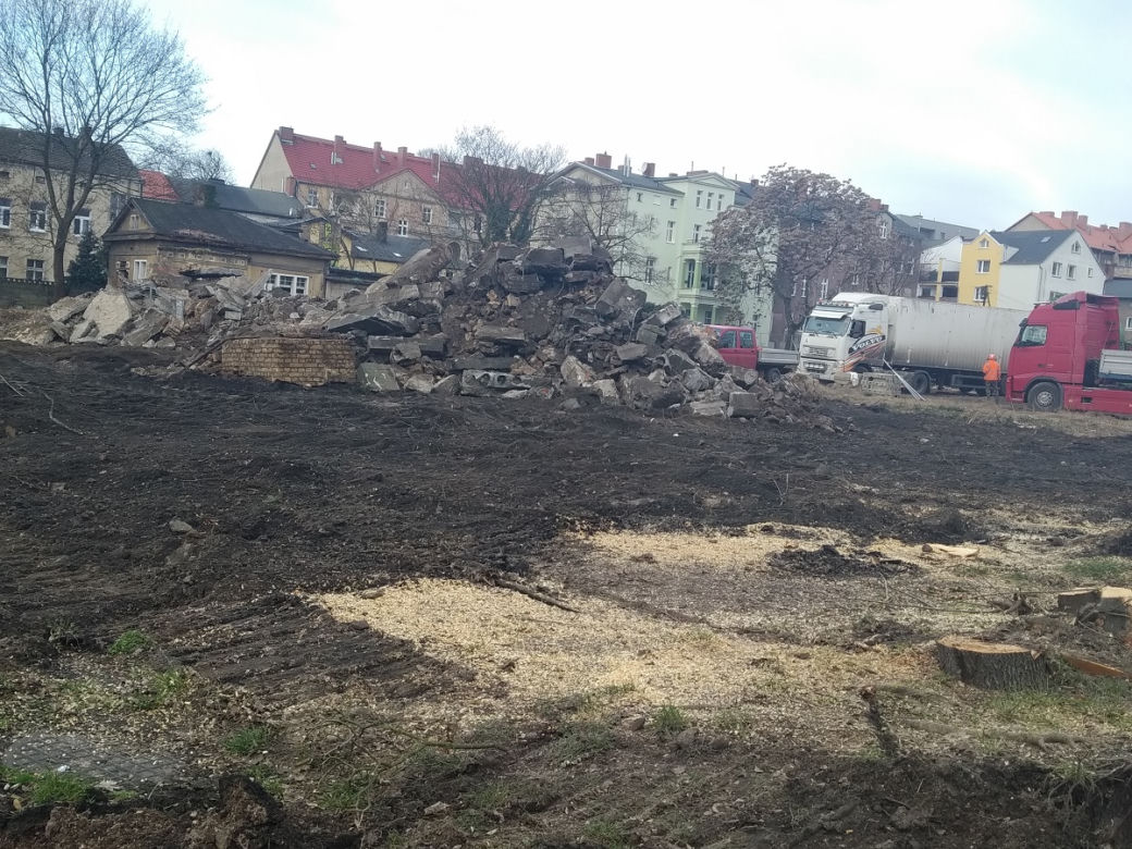 Ruszyła budowa CEZIB-u przy Warszawskiej. Zajrzeliśmy na plac budowy. 