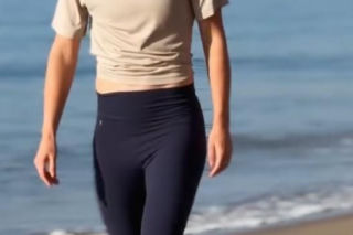 Iga Świątek na plaży w Kalifornii