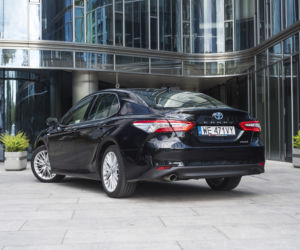 Toyota Camry 2.5 Hybrid Dynamic Force 218 KM e-CVT Executive