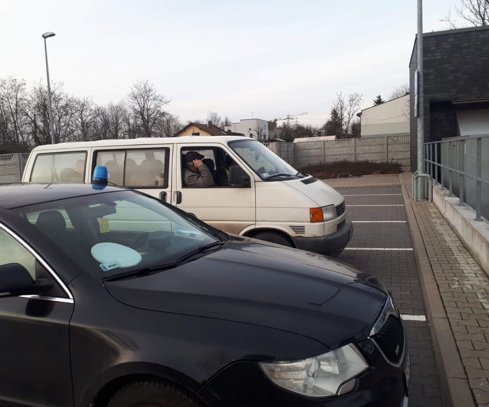 Jedna kontrola, osiem mandatów