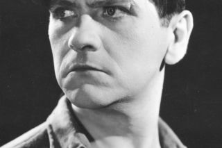 Rozmyte twarze i ukryta historia. Tajemnica zdjęcia z balu sylwestrowego 1933 roku