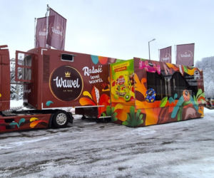 Ciężarówka pełna słodyczy w Katowicach. Jedna rzecz, aby wejść do środka