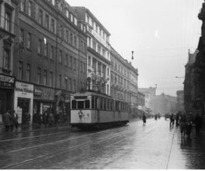 Tramwaj typu Nordwaggon Bremen przejeżdżający ul. 3 Maja. Katowice, rok 1933