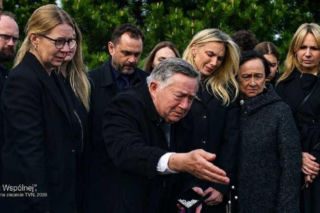 Włodek poruszy wszystkich na pogrzebie Marii z Na Wspólnej. Zrobi to dla żony