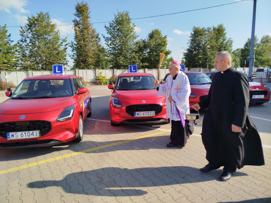 Siedlecki WORD wymienił starą flotę pojazdów egzaminacyjnych na nowe samochody marki Suzuki Swift