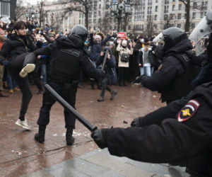 Wyszyli na ulice dla Navalnego. Protesty w Rosji.