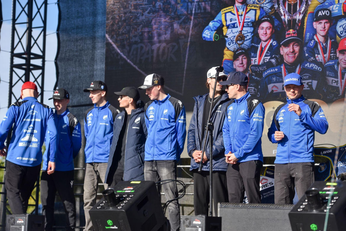 Tak PRES Toruń świętował mistrzostwo z kibicami! Feta pod Motoareną