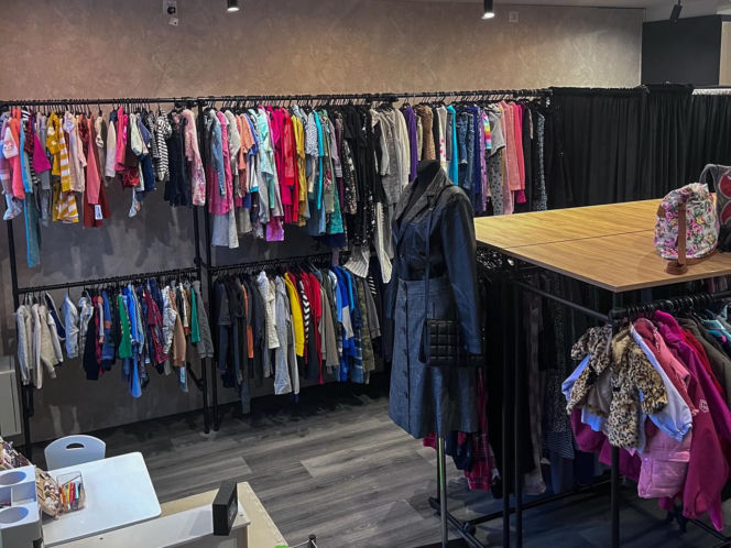 Wiosenne odświeżenie szafy? Stwórz swój wymarzony look w Zielonym Manekinie!