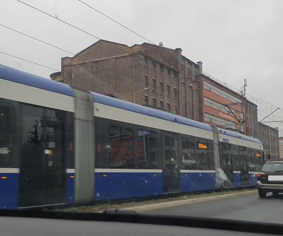 Wielka awaria komunikacji w Krakowie! Korek tramwajowy jest ogromny.  Utrudnienia [25.05.2022]