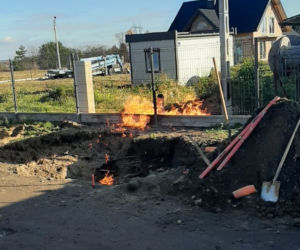 Ewakuacja w Łęgu Tarnowskim. Zapalił się gaz z uszkodzonego gazociągu