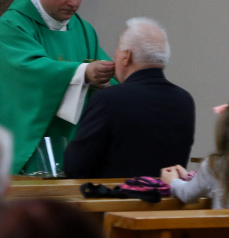 Lech Wałęsa na niedzielnej mszy