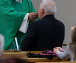 Lech Wałęsa na niedzielnej mszy