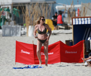 Grażyna Szapołowska na plaży