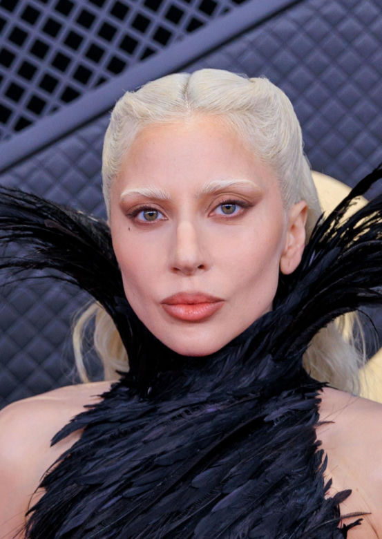"Clean girl makeup" to już przeszłość. W 2026 królować będzie look w stylu serialowej Wednesday