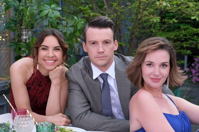 M jak miłość odc. 1890. Jakub (Krzysztof Kwiatkowski), Aneta (Ilona Janyst), Ania (Alina Szczegielniak)