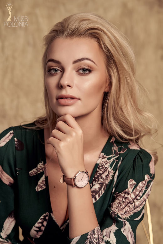 KAROLINA BIELAWSKA