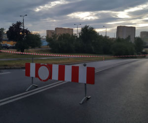 Ulewa w Bydgoszczy. Woda zalała ul. Brzechwy pod wiaduktem kolejowym [ZDJĘCIA]