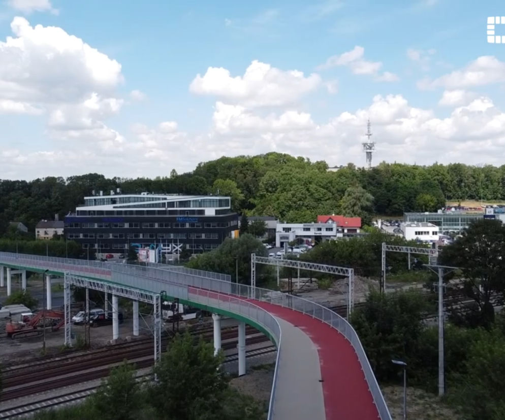 Kraków chwali się jedyną taką kładką w Polsce, ale nie można z niej korzystać. Dlaczego?