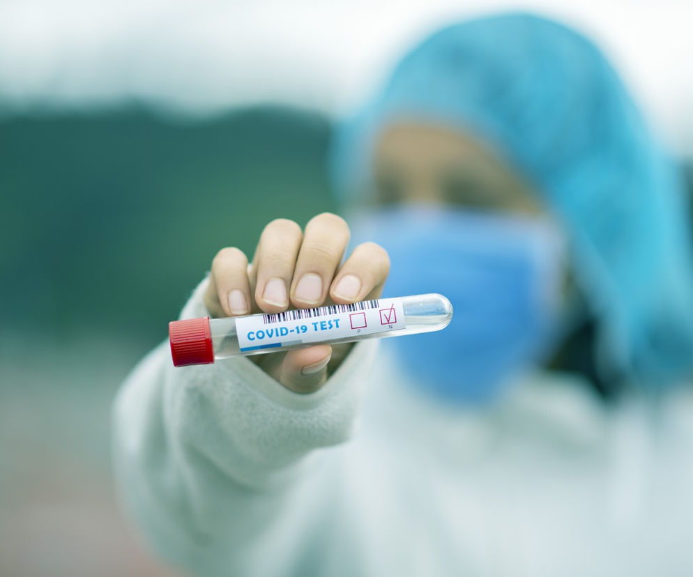 Gigantyczny wzrost zakażeń koronawirusa w październiku? Szokujące prognozy naukowców z UW