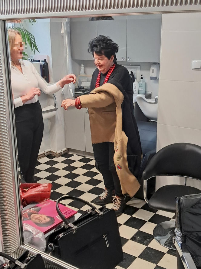 Joanna Senyszyn u fryzjera