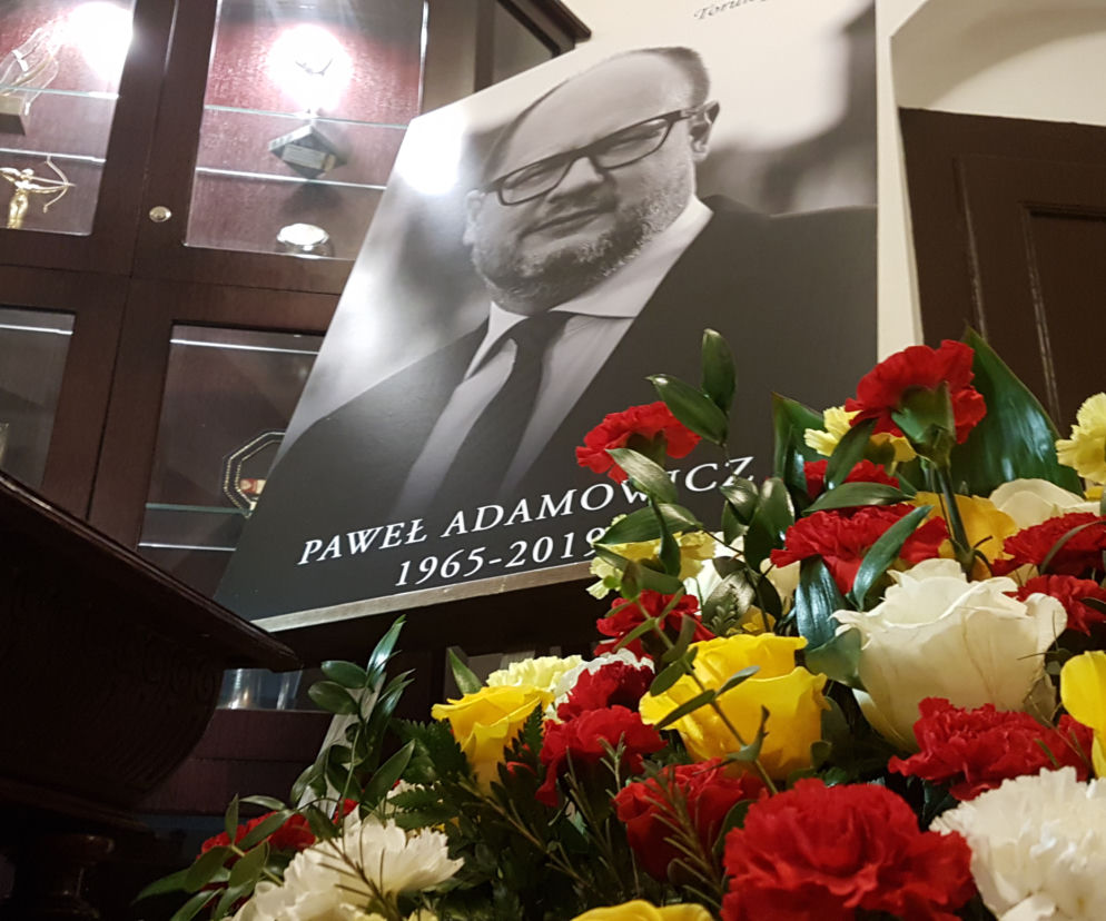 Księga kondolencyjna dla Pawła Adamowicza - torunianie pamiętają