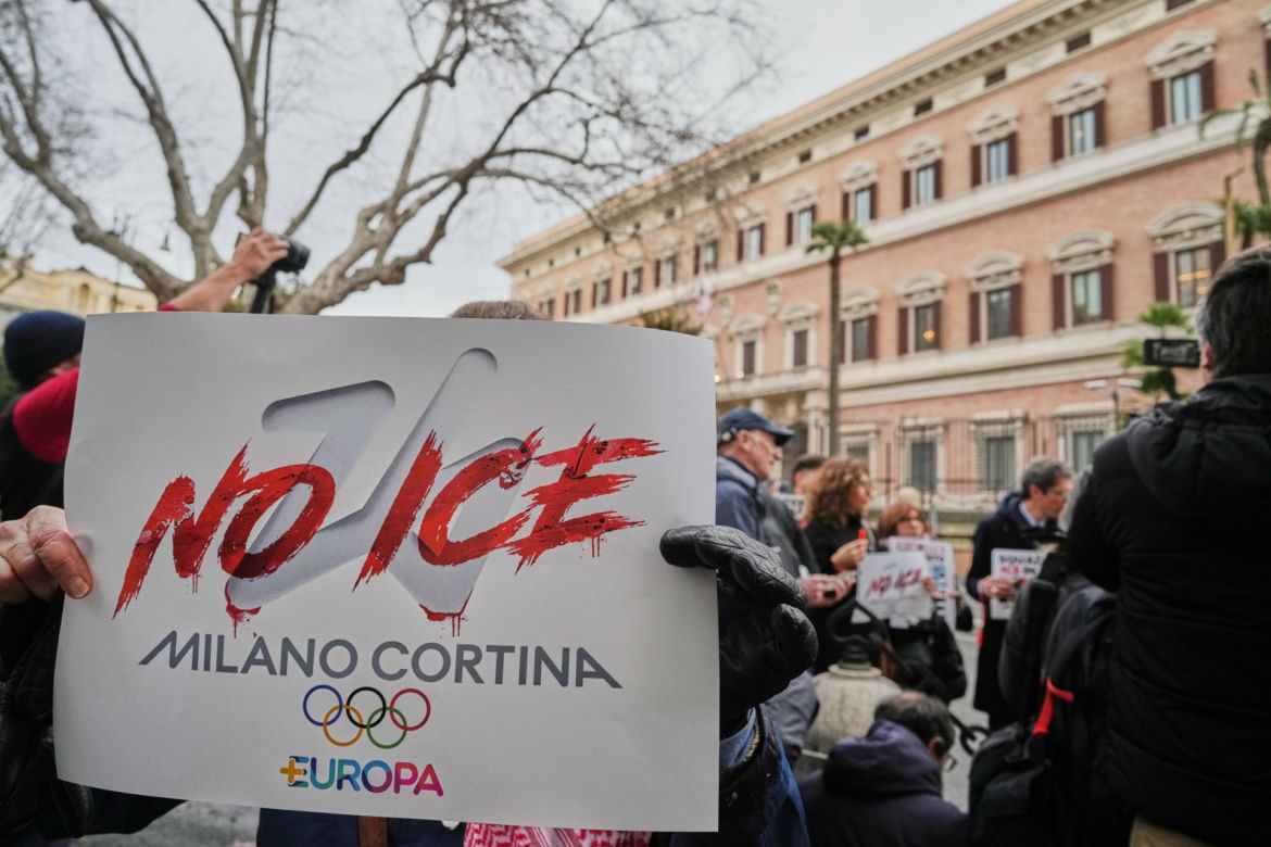 Protesty przeciwko IO w Mediolanie. Starcia z policją