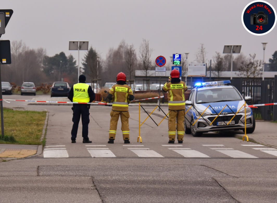 Akcja służb w Michałowicach. Podejrzana paczka między komisariatem a urzędem gminy