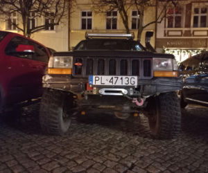 Świąteczny Zlot Amerykańskich Samochodów na Rynku w Lesznie