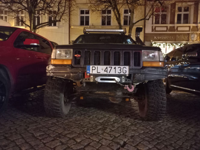 Świąteczny Zlot Amerykańskich Samochodów na Rynku w Lesznie