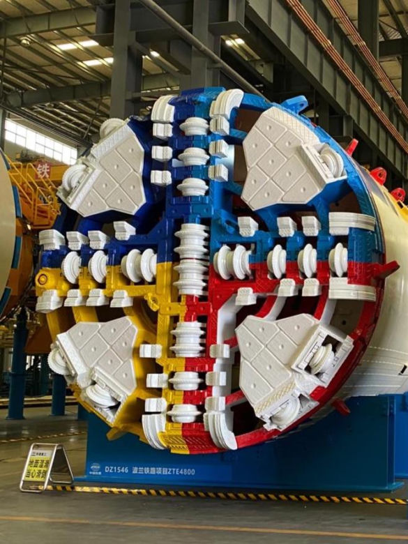 Mniejsza maszyna TBM o średnicy 4,8 m wydrąży tunel kolejowy koło Limanowej