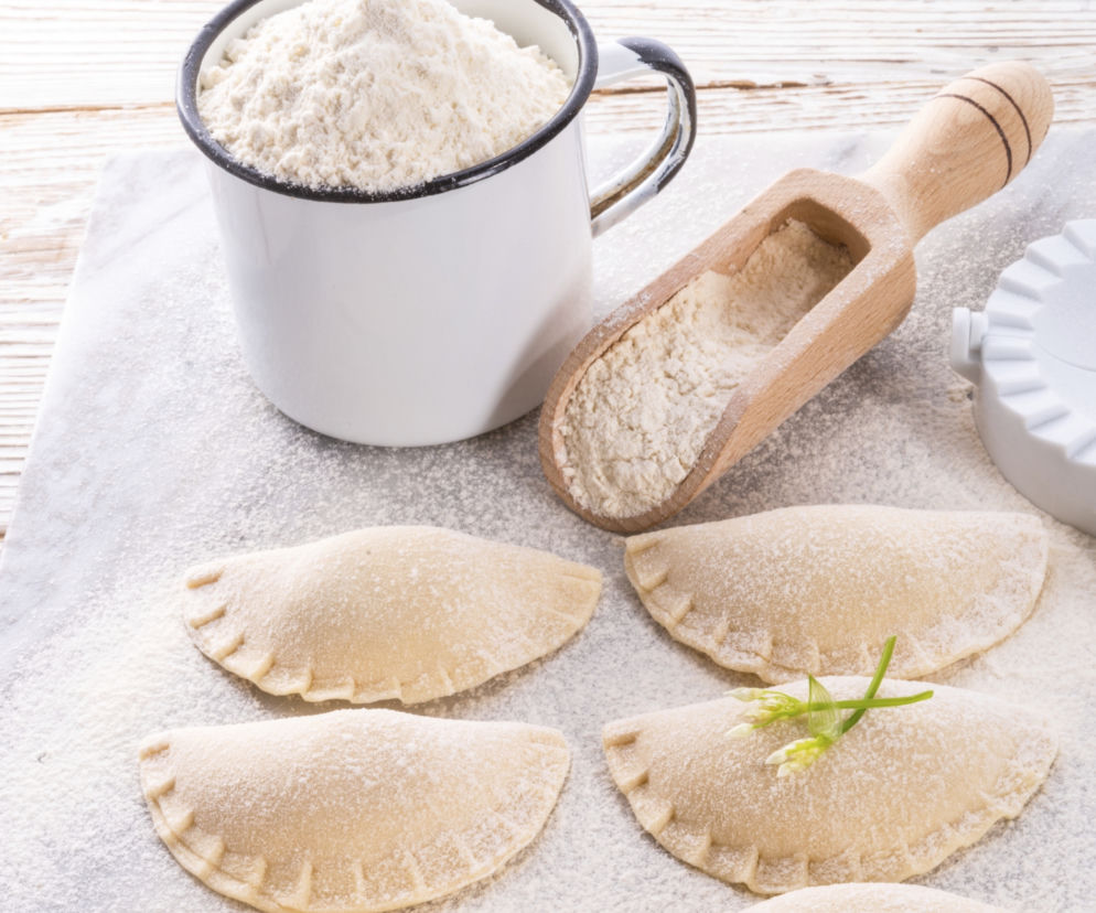 Pierogi z kapustą i grzybami - dobry przepis na ciasto i farsz