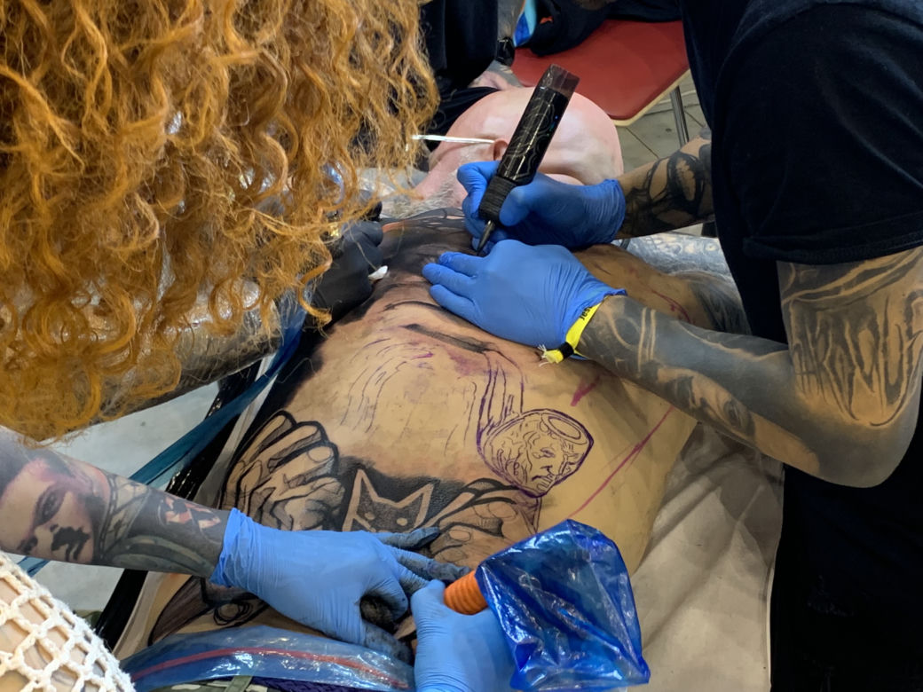 Tattoo Konwent Katowice 2022. Tatuatorzy tworzą piękne tatuaże