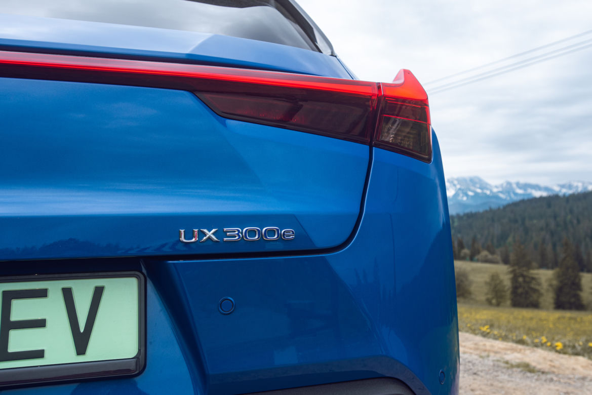 Lexus UX 300e