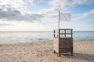 Sinice Sarbinowo. Czy w Sarbinowie można się kąpać 14.08? Flaga, warunki pogodowe