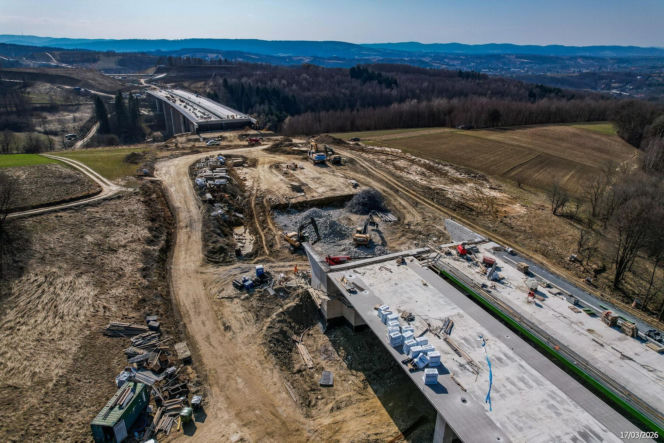 Najwyższa estakada w Polsce powstaje na S19 Babica Jawornik. Na plac budowy prowadzą serpentyny