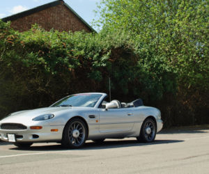 Aston Martin DB7 Volante należący do Jennifer Lopez