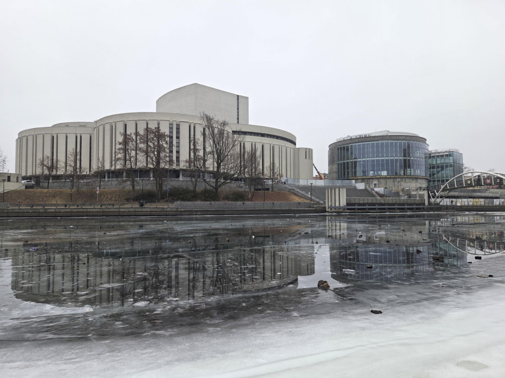 Duże opóźnienie rozbudowy Opery Nova. IV krąg wciąż w budowie