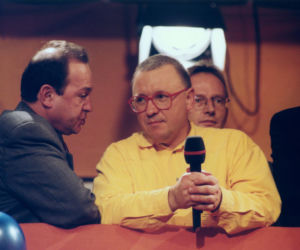Jerzy Owsiak na przestrzeni lat. Tak zmieniał się jego charakterystyczny wizerunek