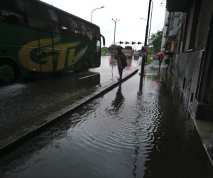Ulewy w Małopolsce 23.05.2019: Ulice zamieniły się w rwące rzeki, sytuacja jest dramatyczna