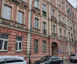 Runęli z balkonem, winnych nie ma