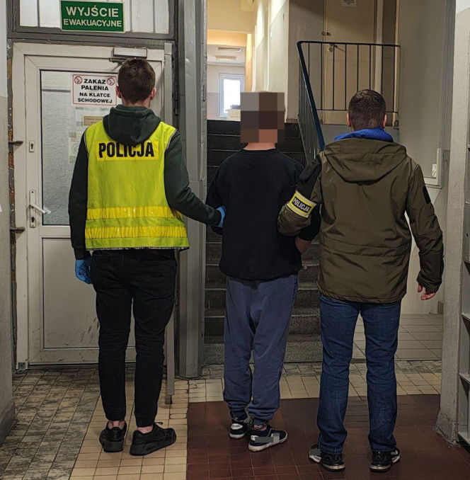 Najpierw razem pili, później polała się krew. Brat na brata ruszył z nożem!