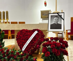 Mieszkańcy Lęborka żegnają księdza, który utonął w Darłówku