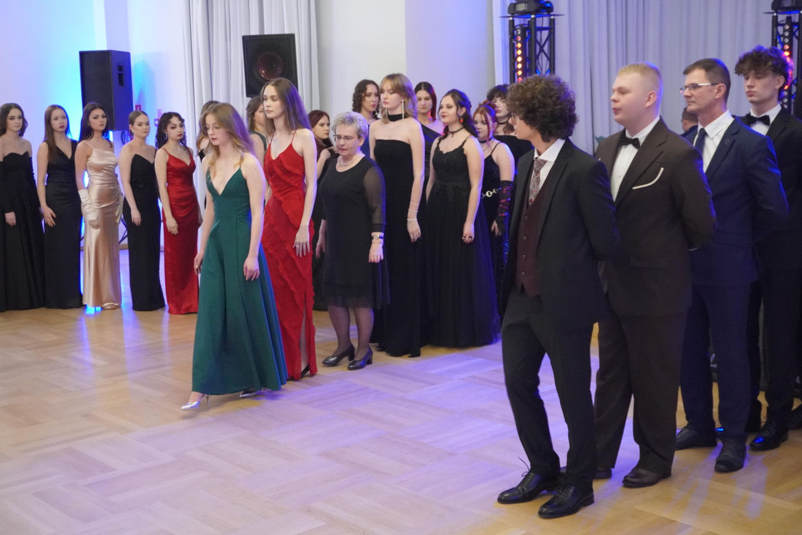 Studniówka III LO w Rzeszowie 