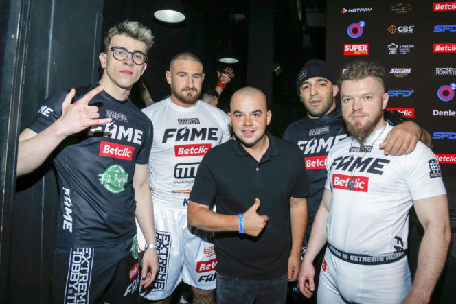 Kacper Błoński zostawia Young Leosię i ucieka z Polski. Szokujące wyznanie influencera