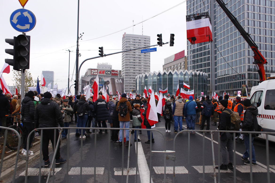 Marsz Niepodległości 2023 w Warszawie. Mamy ZDJĘCIA ze stołecznych ulic! GALERIA część 1