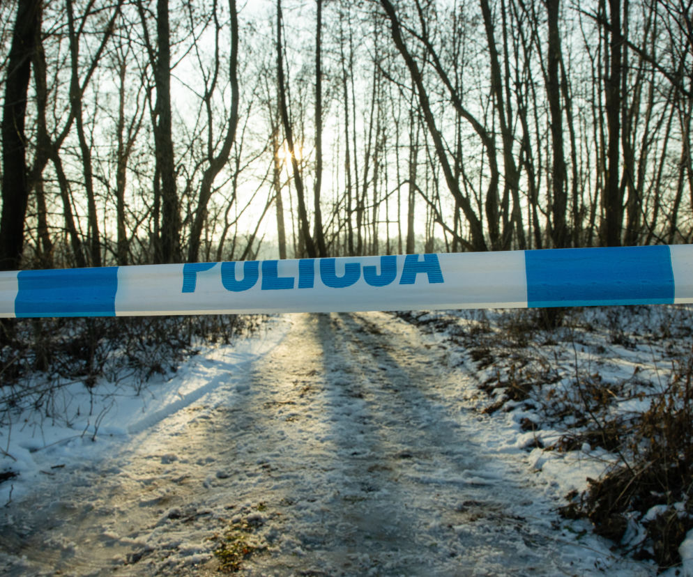 Zabójcza zima. Mężczyzna zmarł z wychłodzenia. Ciało 49-latka znalezione pod śniegiem