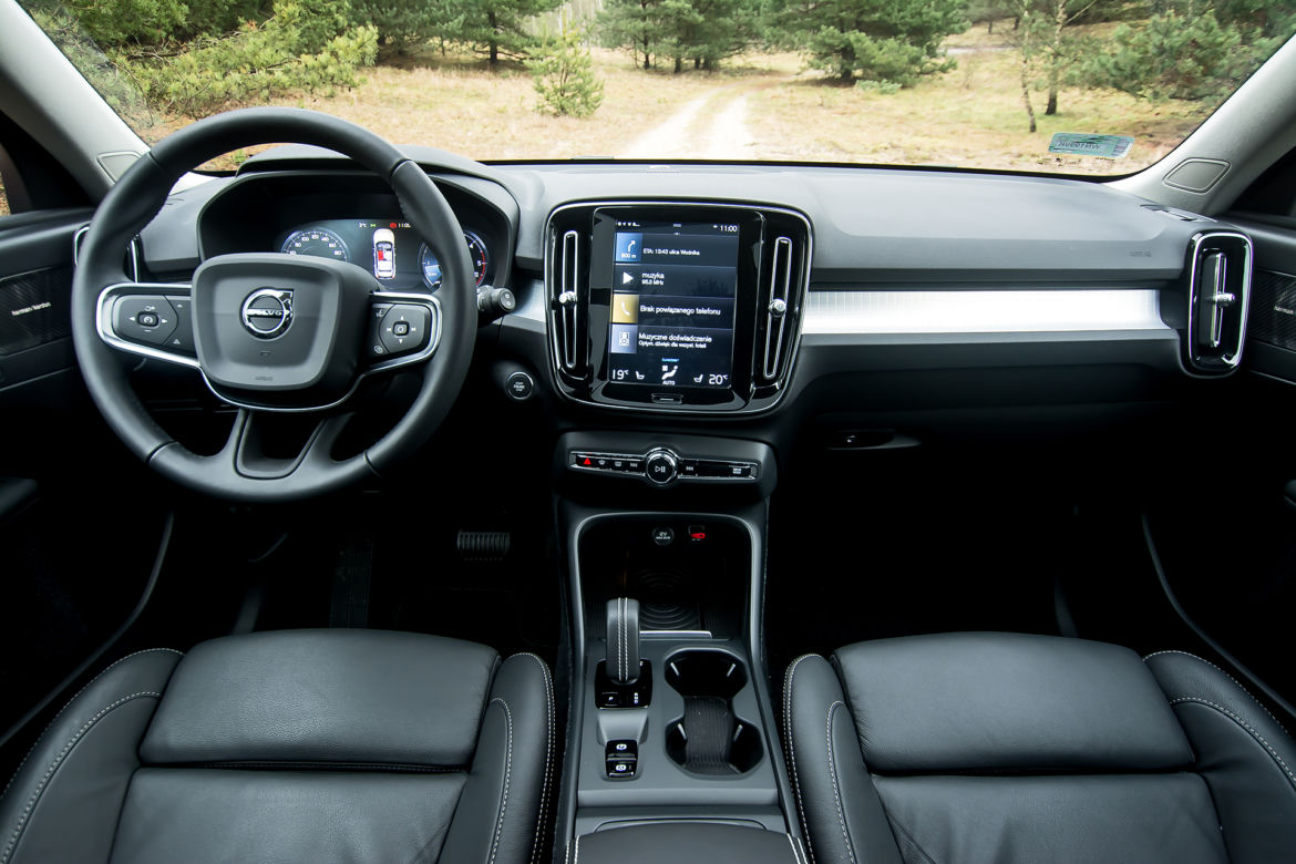 Volvo XC40 D4 AWD AT8 Momentum