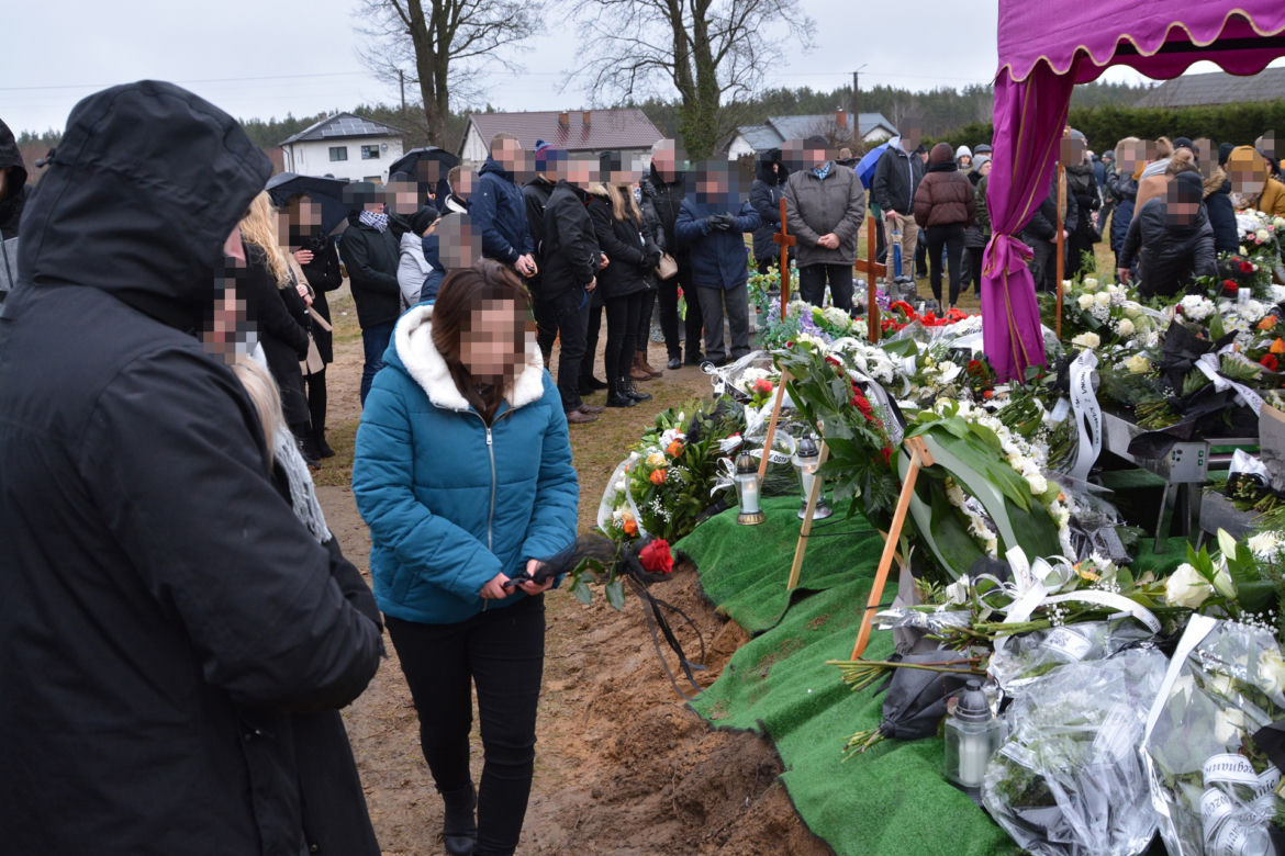 Pogrzeb polskich strażaków. Nawet niebo płakało. Bracia Kacper i Dawid zginęli w Belgii