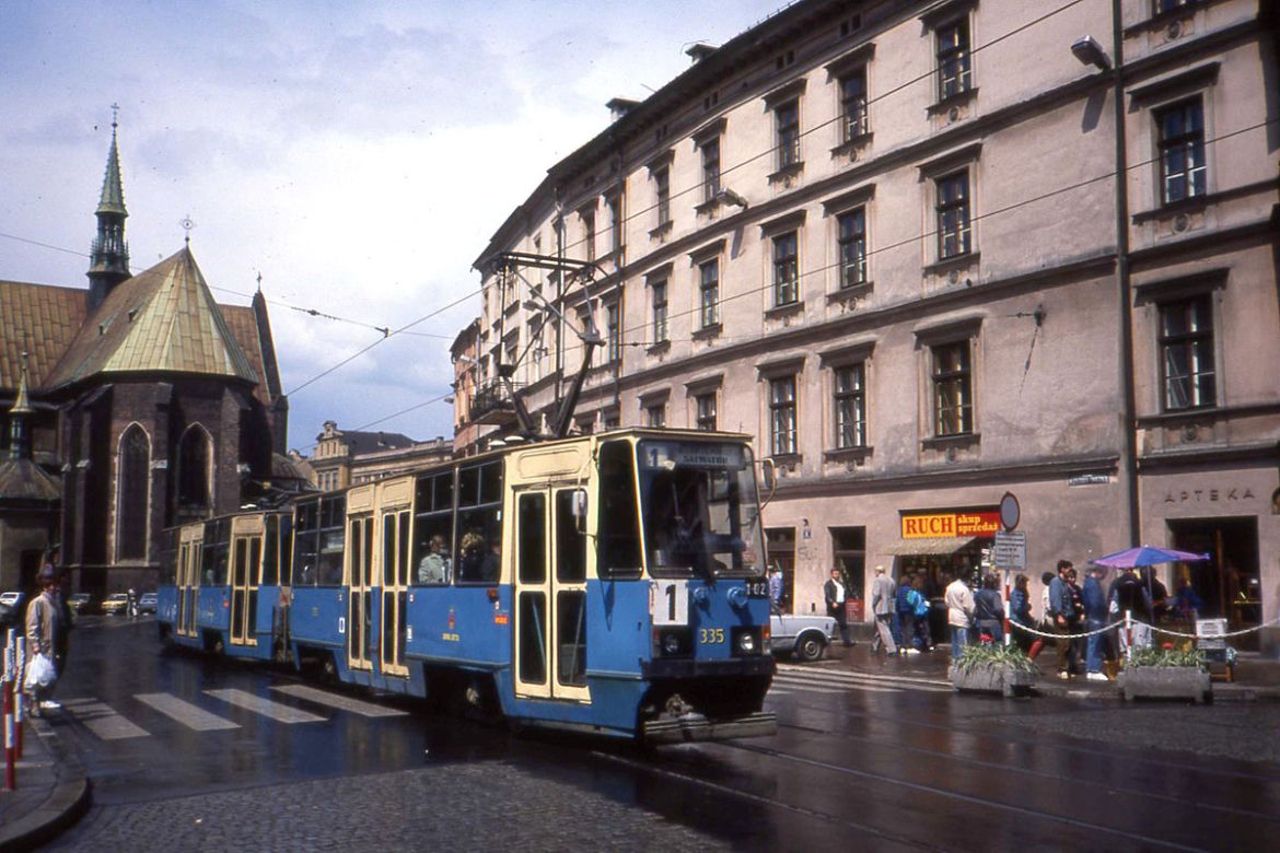 Komunikacja miejska sprzed lat: Tak wyglądały krakowskie tramwaje! [ZDJĘCIA]
