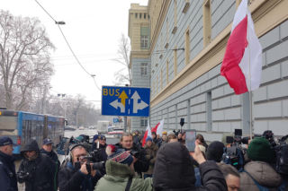 Grzegorz Braun pojawił się w prokuraturze. Nie otrzymał żadnych zarzutów